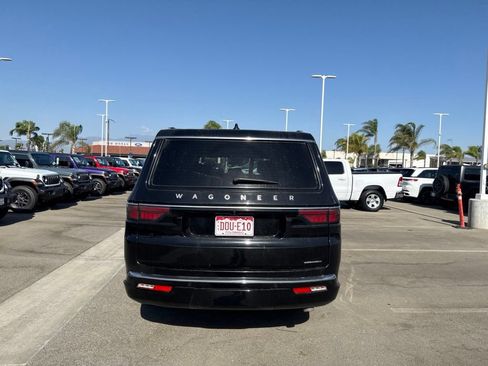 Used 2024 Jeep Wagoneer L Series II RWD image 7