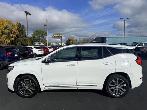 Used 2019 GMC Terrain Denali image 2