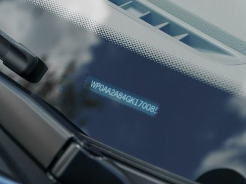 Certified 2016 Porsche Cayman RWD image 31