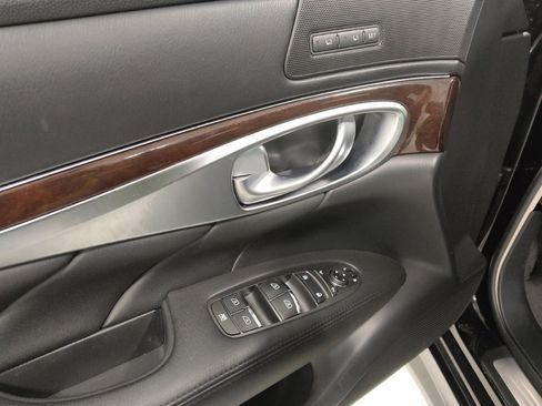 Used 2017 INFINITI Q70 3.7 image 27