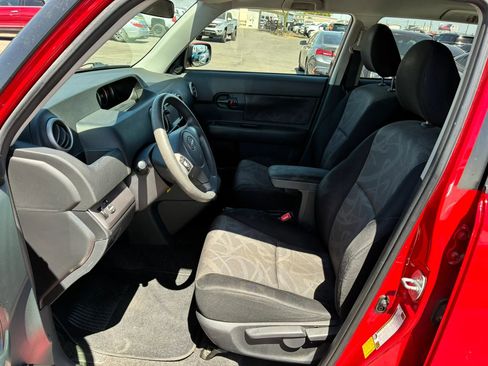 Used 2013 Scion xB FWD image 14