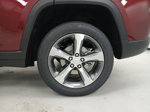 New 2025 Jeep Grand Cherokee Limited w/ Trailer Tow Package image 15