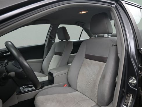 Used 2013 Toyota Camry LE image 31