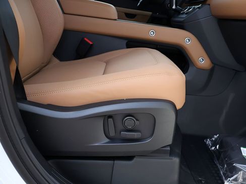 New 2026 Land Rover Defender 110 X-Dynamic SE AWD/4WD image 10