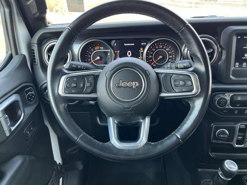 Used 2020 Jeep Wrangler Unlimited Sahara AWD/4WD image 9