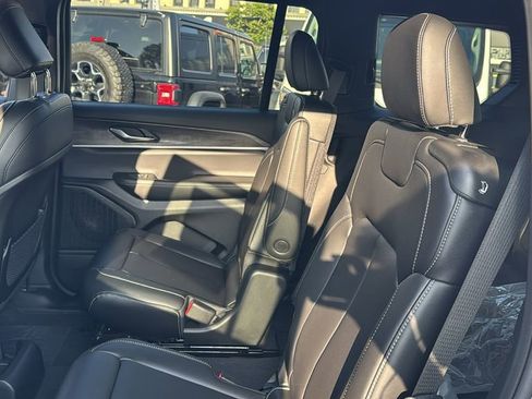 New 2025 Jeep Grand Cherokee L Limited image 14