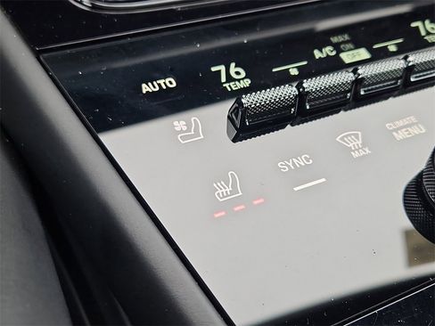 Certified 2024 Porsche Cayenne Turbo image 25