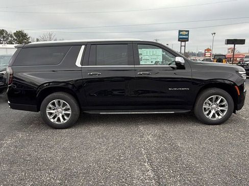 New 2026 Chevrolet Suburban Premier image 5