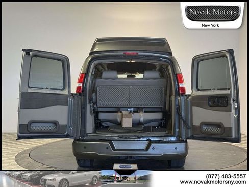 Used 2023 GMC Savana 2500 RWD image 10