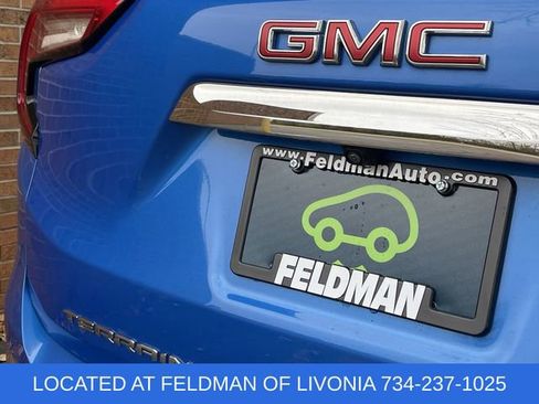 Used 2024 GMC Terrain SLT image 29