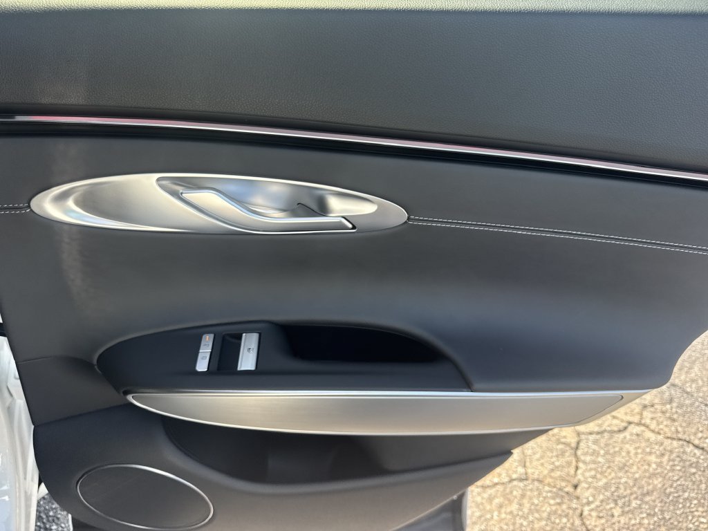 New 2027 Genesis GV70 2.5T Select AWD/4WD image 16