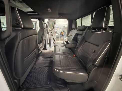 Used 2023 GMC Sierra 1500 AT4X image 13