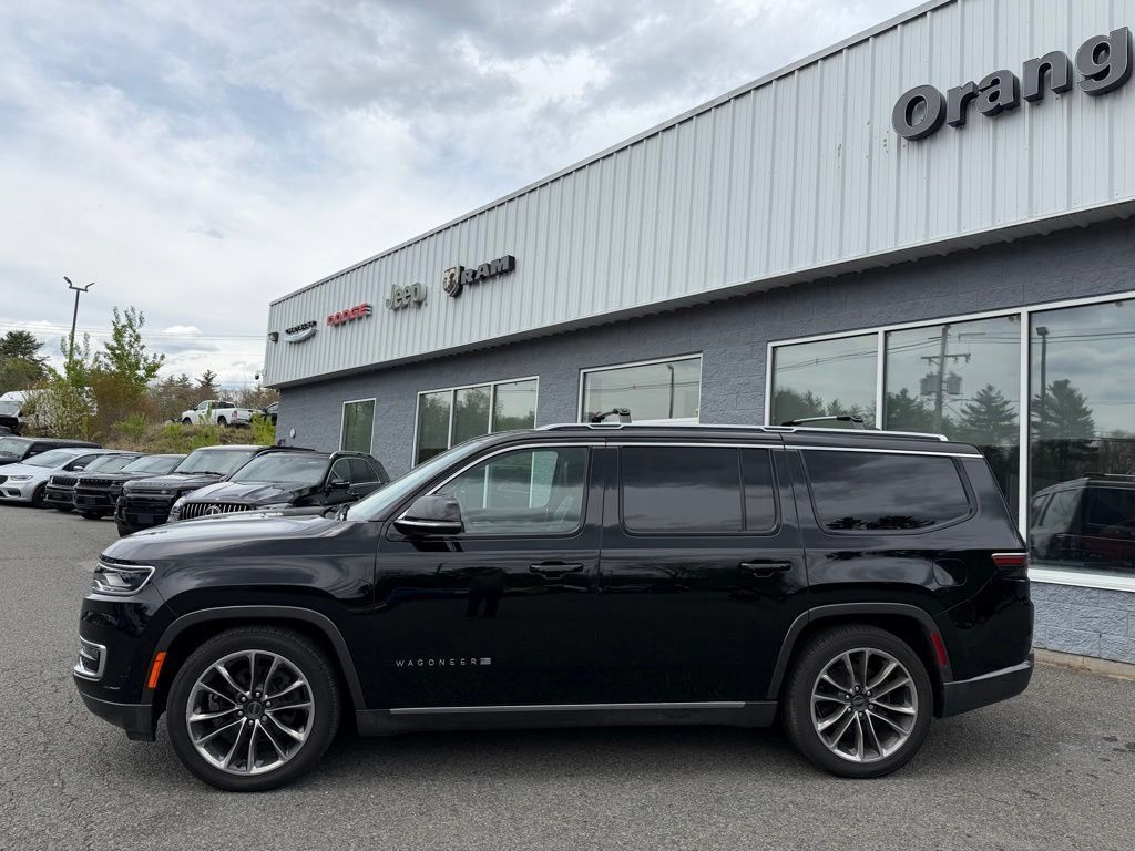 Used 2022 Jeep Wagoneer Series III w/ Premium Group I AWD/4WD image 4