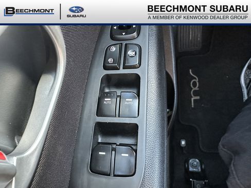 Used 2016 Kia Soul + image 15