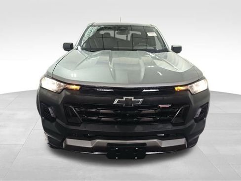 Used 2023 Chevrolet Colorado Trail Boss w/ Technology Package AWD/4WD image 4
