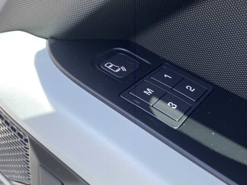 Used 2020 Land Rover Defender 110 First Edition image 36