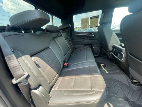 Used 2022 Chevrolet Silverado 1500 High Country w/ High Country Premium Package AWD/4WD image 27