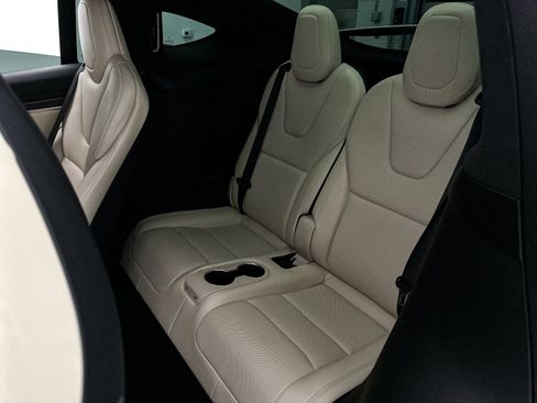 Used 2022 Tesla Model X Plaid image 36