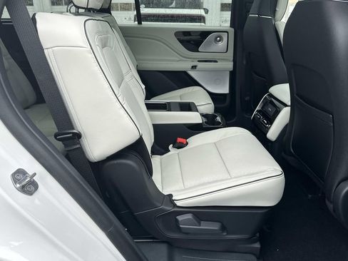 New 2026 Lincoln Aviator Black Label w/ Dynamic Handling Package image 12