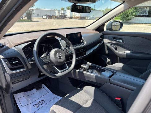 Used 2023 Nissan Rogue SV image 9