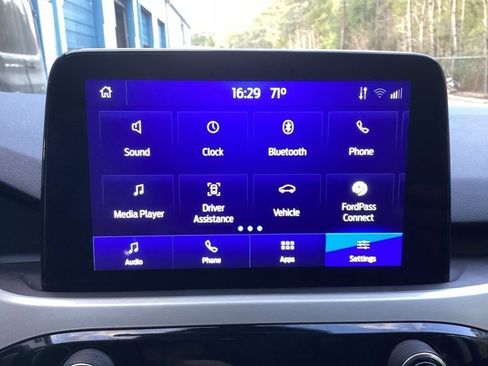 Used 2022 Ford Escape SE image 49