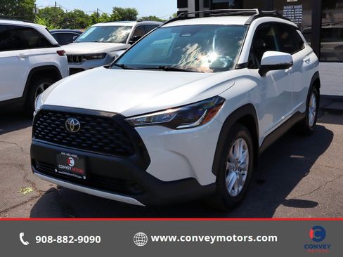 Used 2023 Toyota Corolla Cross LE AWD/4WD image 1