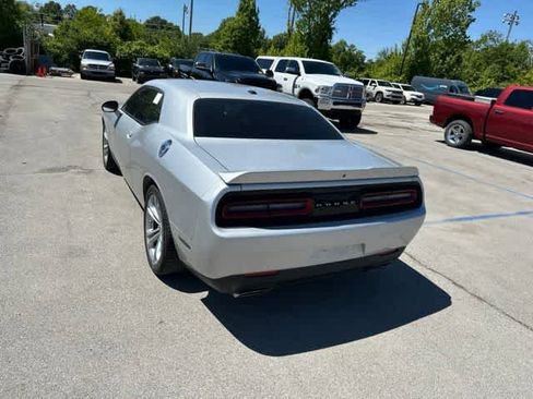Used 2022 Dodge Challenger R/T RWD image 17