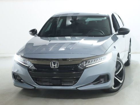 Used 2022 Honda Accord Sport image 3