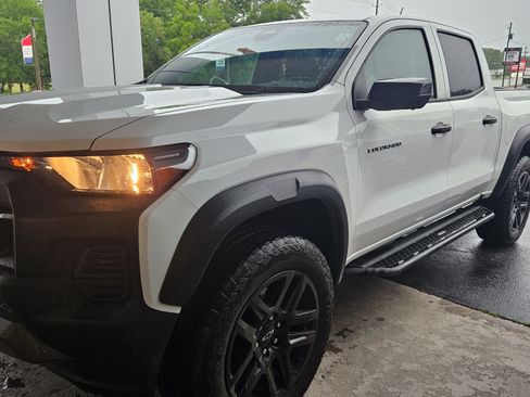 Used 2024 Chevrolet Colorado Trail Boss w/ Technology Package AWD/4WD image 3