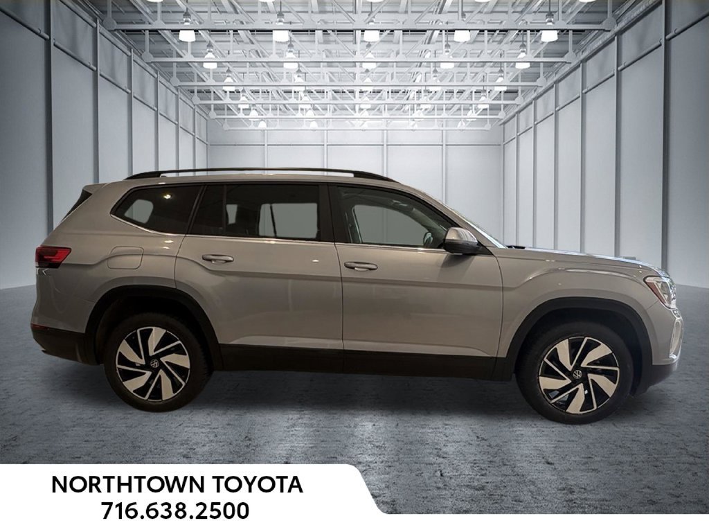 Used 2025 Volkswagen Atlas SE AWD/4WD image 6