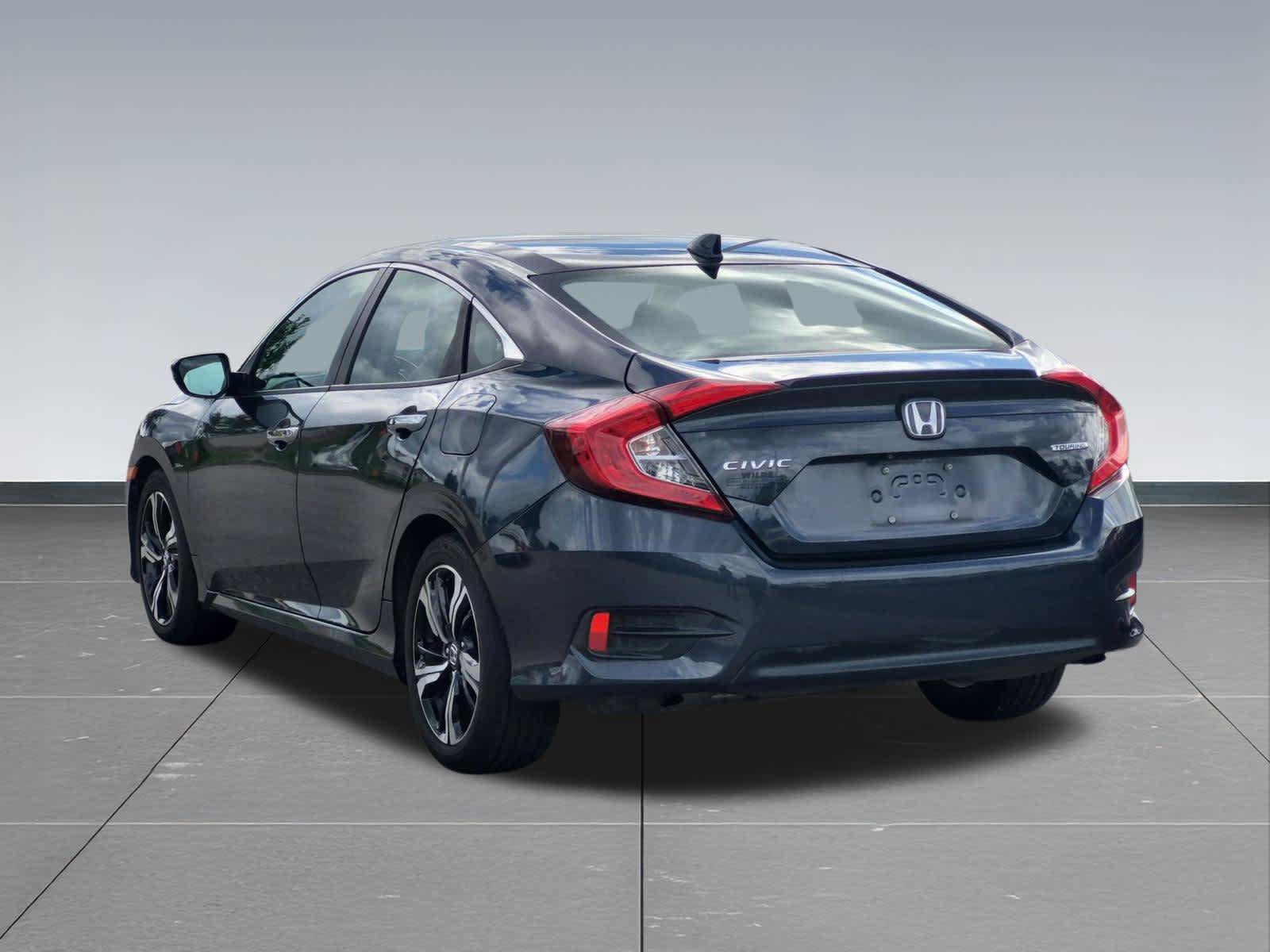 Used 2016 Honda Civic Touring image 4