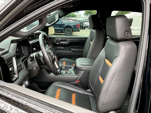 Used 2023 GMC Sierra 1500 AT4 w/ AT4 Premium Package image 8