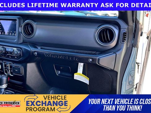 Used 2023 Jeep Wrangler Unlimited w/ Cold Weather Group AWD/4WD image 13