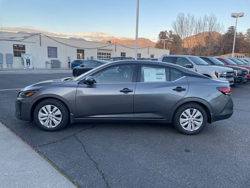 New 2025 Nissan Sentra S image 8