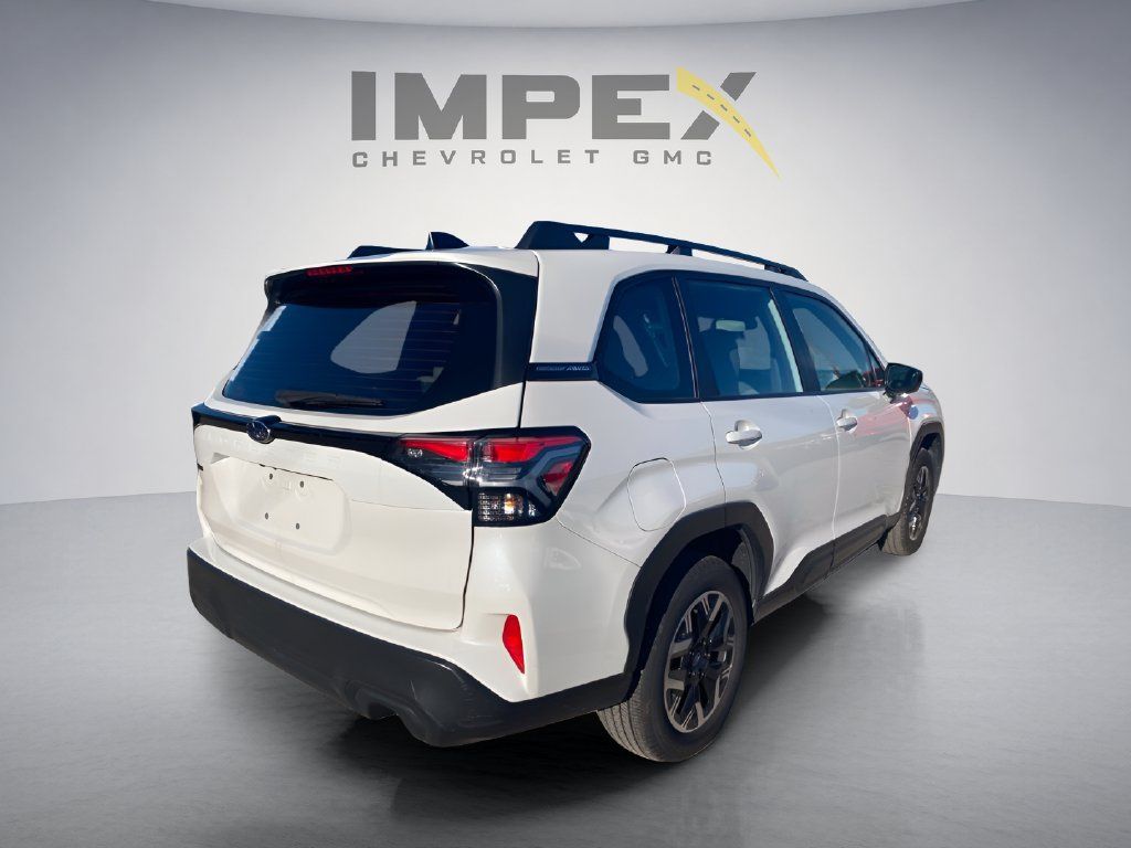 Used 2025 Subaru Forester AWD/4WD image 6
