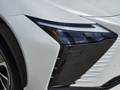 Certified 2024 Lexus RZ 300e Premium w/ Accessory Package (Z1) image 31