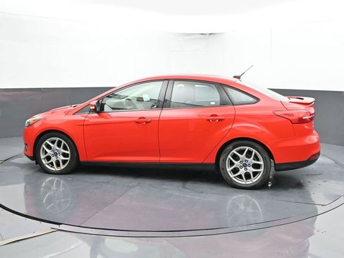 Used 2015 Ford Focus SE w/ Equipment Group 201A FWD image 8