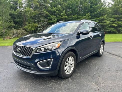 Used 2018 Kia Sorento AWD image 3