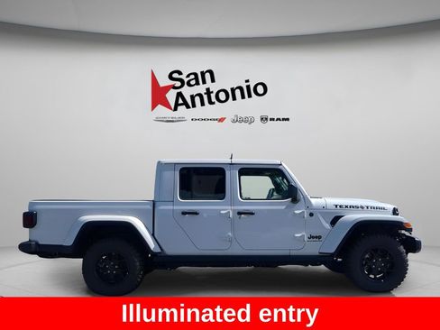 New 2025 Jeep Gladiator Sport image 10