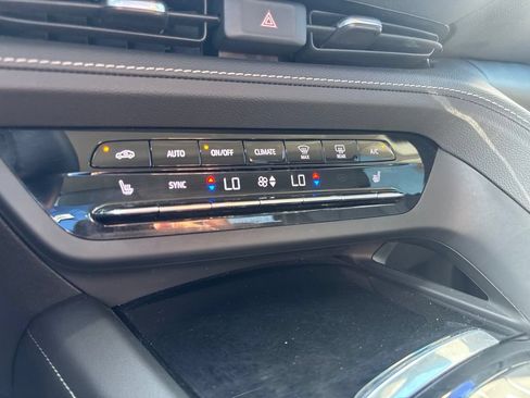 Used 2023 Buick Envision Essence AWD/4WD image 26