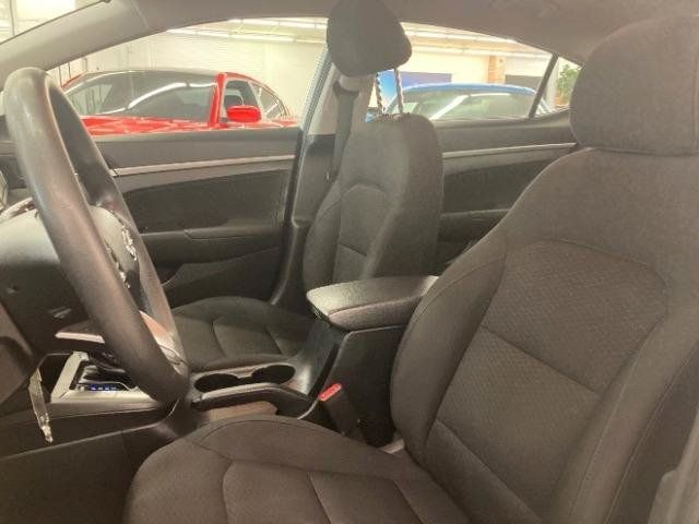 Used 2019 Hyundai Elantra SE w/ Cargo Package FWD image 11