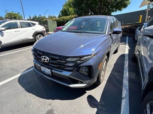 Used 2025 Hyundai Tucson SE AWD/4WD image 1