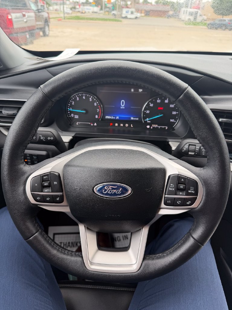 Used 2024 Ford Explorer XLT w/ Equipment Group 202A AWD/4WD image 12