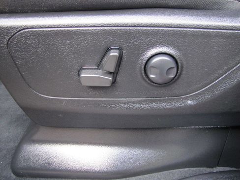 Used 2022 RAM 1500 Lone Star image 36