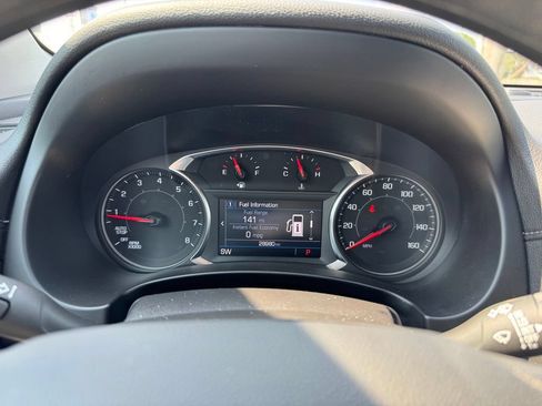 Used 2024 GMC Terrain SLE w/ Driver Convenience Package FWD image 16