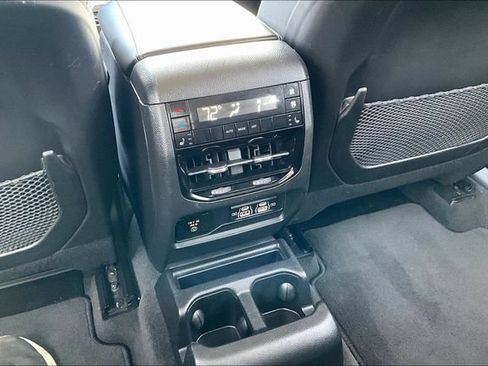 Used 2021 Jeep Grand Cherokee L Limited AWD/4WD image 10