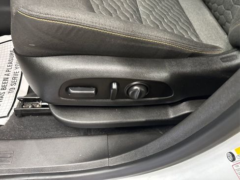 Used 2021 Chevrolet Equinox LT image 35