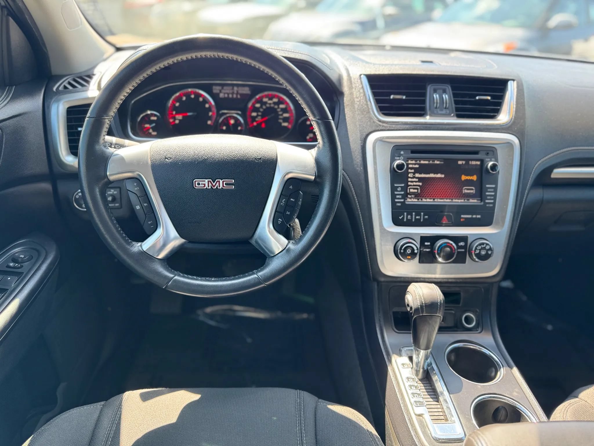 Used 2016 GMC Acadia SLE FWD image 12
