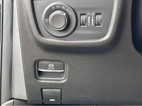 Used 2024 Jeep Grand Cherokee Altitude AWD/4WD image 29