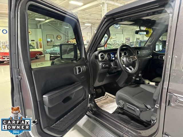 Used 2021 Jeep Wrangler Unlimited Sahara w/ Cold Weather Group AWD/4WD image 14
